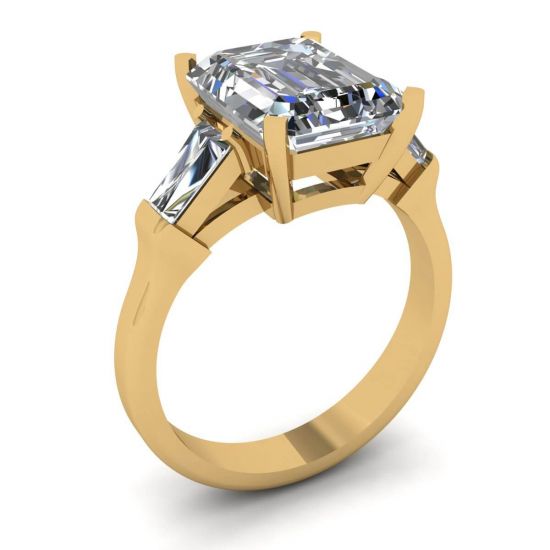 Anillo de Compromiso de Tres Piedras con Esmeralda y Diamantes Baguette en Oro Amarillo,  Ampliar imagen 4