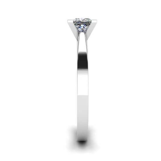 Anillo de diamantes de talla princesa estilo futurista, More Image 1
