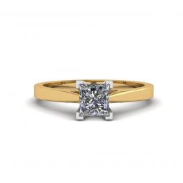 Anillo de estilo futurista con diamantes de talla princesa en oro amarillo Anillo de estilo futurista con diamantes de talla princesa en oro amarillo