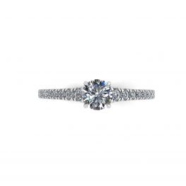Anillo de diamantes con pavé lateral Anillo de diamantes con pavé lateral