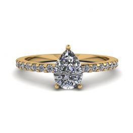 Anillo Pera de Diamantes con Pavé Lateral en Oro Amarillo