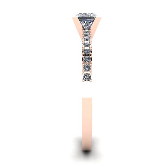 Anillo de diamantes talla princesa en V con pavé lateral en oro rosa, More Image 1
