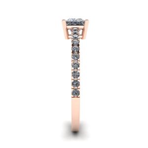 Anillo de diamantes de talla princesa con pavé lateral en oro rosa de 18 quilates - Photo 2