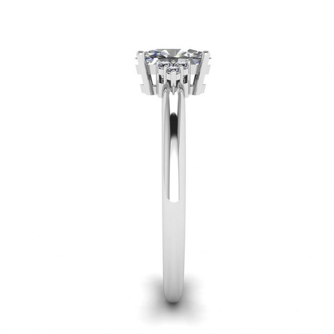Anillo de diamante ovalado con 3 diamantes laterales - Photo 2