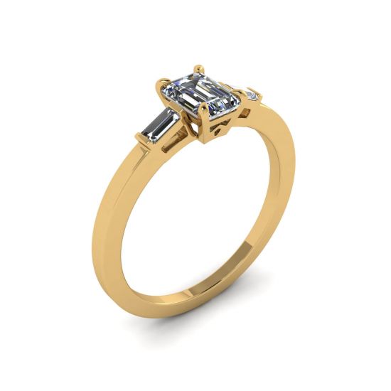 Anillo de diamantes de talla baguette lateral y talla esmeralda en oro amarillo,  Ampliar imagen 4