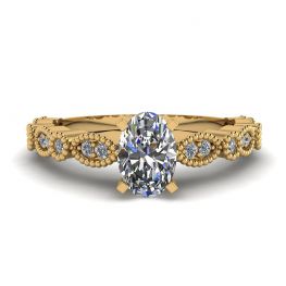 Anillo Estilo Romántico con Diamantes Ovalados en Oro Amarillo