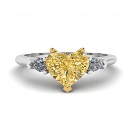 Anillo de diamante corazón amarillo con peras blancas