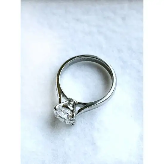 Anillo de diamantes clásico con un diamante,  Ampliar imagen 6