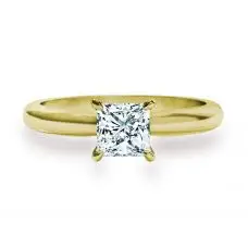 Anillo de compromiso de diamantes talla princesa