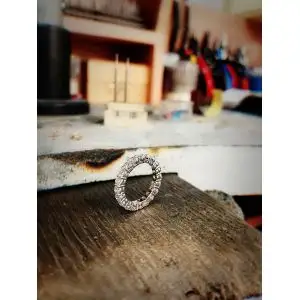 Anillo de eternidad clásico de diamantes de 3 mm - Photo 6