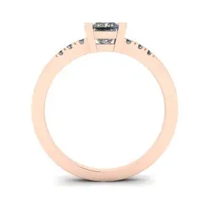 Anillo de diamantes de talla princesa con 3 diamantes laterales pequeños en oro rosa - Photo 1