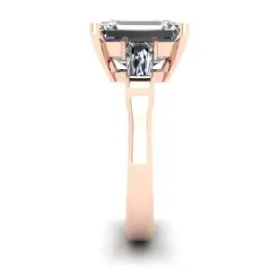 Anillo de compromiso de tres piedras con esmeralda y diamantes de talla baguette en oro rosado - Photo 2