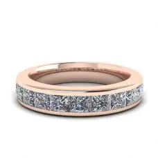 Anillo de eternidad con diamantes de talla princesa en oro rosa