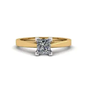 Anillo de estilo futurista con diamantes de talla princesa en oro amarillo