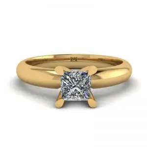 Anillo de Oro Amarillo con Diamante Talla Princesa