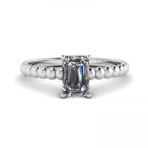 Anillo barbudo con diamante talla esmeralda