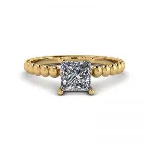 Anillo Barbudo con Diamante Talla Princesa en Oro Amarillo 18K