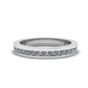Anillo de eternidad de diamantes con montura de canal