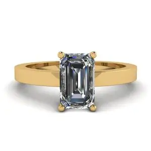 Anillo rectangular de diamantes en oro amarillo de 18 quilates