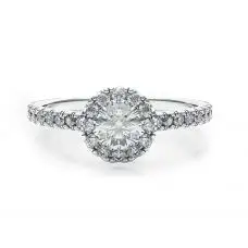 Anillo de oro blanco de 18 quilates con diamante redondo en halo