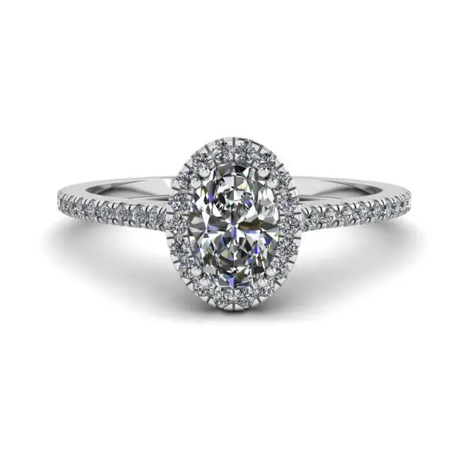 Anillo con halo de diamantes de talla ovalada
