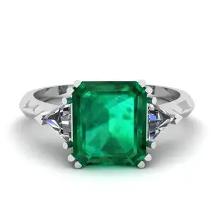 Anillo de 3,31 quilates con esmeralda y trillones de diamantes laterales