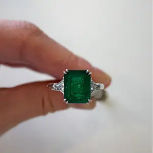 Anillo de 3,31 quilates con esmeralda y trillones de diamantes laterales - Photo 10