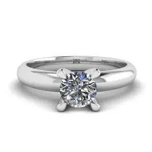 Anillo Solitario con Diamante en forma de V