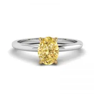 Anillo solitario ovalado con diamantes amarillos