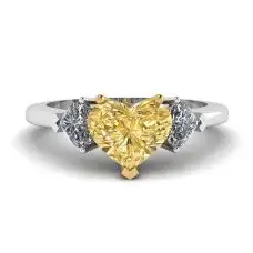 Diamante de corazón amarillo de 1 quilate con anillo de 2 corazones laterales