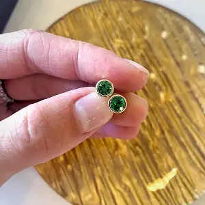 Aretes de Esmeralda en Oro Amarillo - Photo 3
