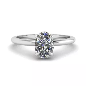 Anillo Solitario Clásico con Diamante Ovalado en Oro Blanco
