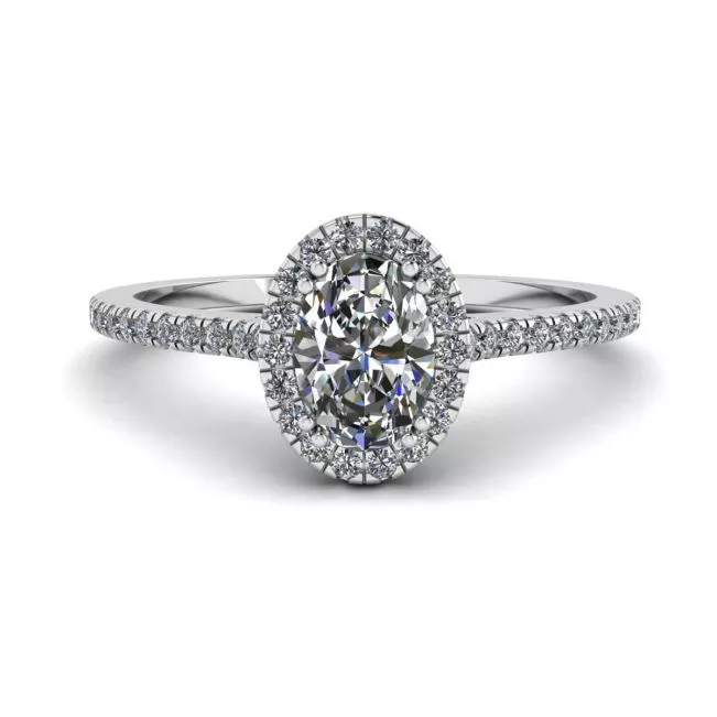 Anillo con halo de diamantes de talla ovalada