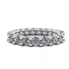 Elegante banda de diamantes con diseño de eternidad